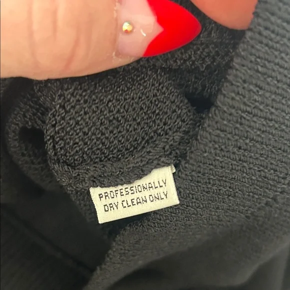 St. John Basics Black skirt - Picture 8 of 9